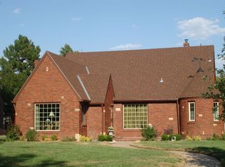 200 N Parkwood Ln, Wichita, KS 67208