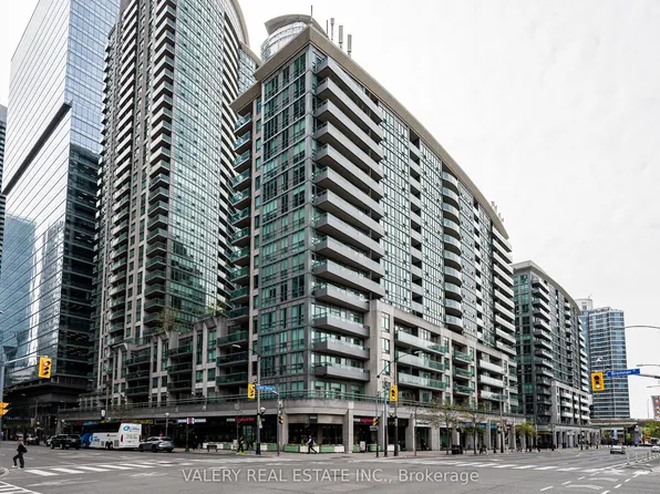 51 Lower Simcoe St #1810, Toronto, ON M5J 3A2