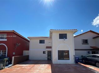11542 SW 6th St, Sweetwater, FL 33174