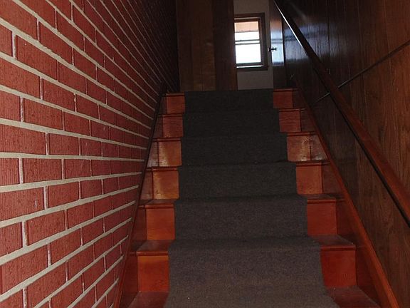 5th image of 815 Deer Park Ave APT 2