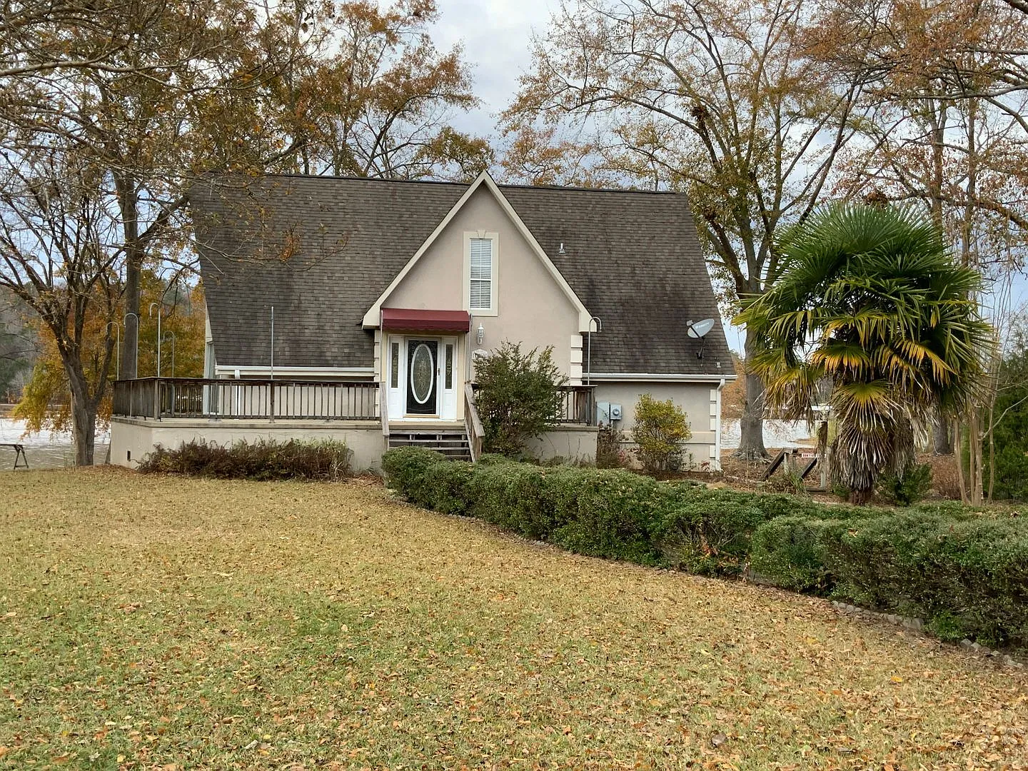 Coolant River Water Front 4 Bedrooms / 2 Full Bathrooms two Stories on Full Basement — Photo 4