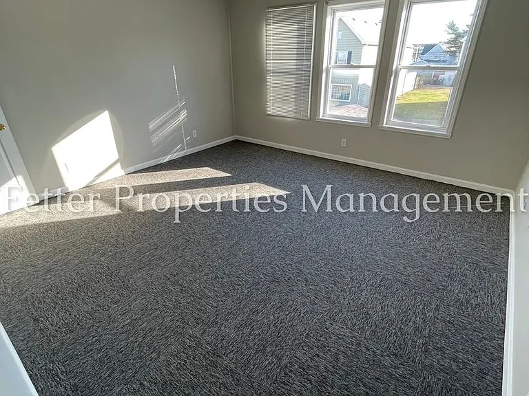 2455 W Franklin St — Photo 8