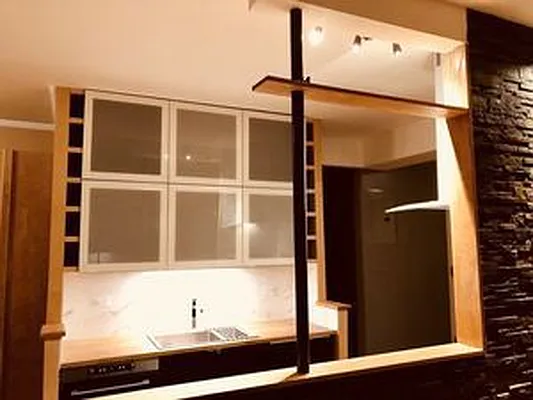 Rented by Aili Wang, LREB | media 17