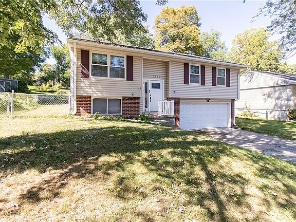 2nd image of 2504 Beechwood Blvd