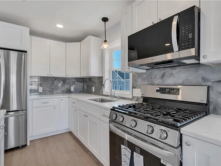 10 Anthony Ave #2 — Photo 3