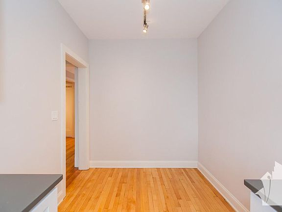 4th image of 2317 N Rockwell St APT 2B