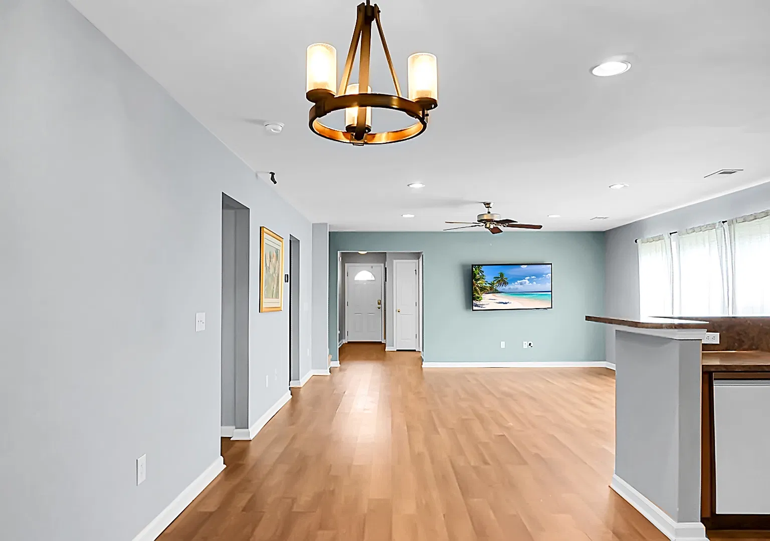 5 bed, 2338 sqft, $2,500 — Photo 1
