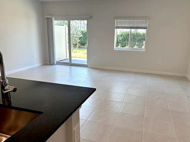 12949 SW Forli Way — Photo 4