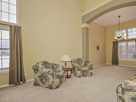 2nd image of 1392 Mayfair Ln