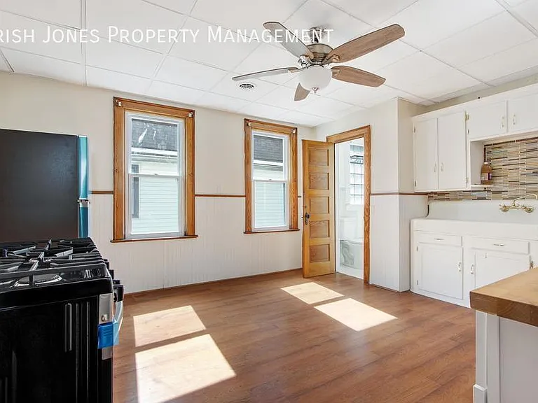 134 Peter St #UPPER — Photo 2
