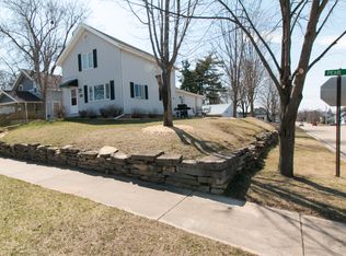1103 S Pearl St, New London, WI 54961