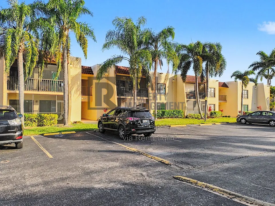 12471 McGregor Blvd #10-1