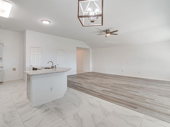 2nd image of 2103 Highland Dr