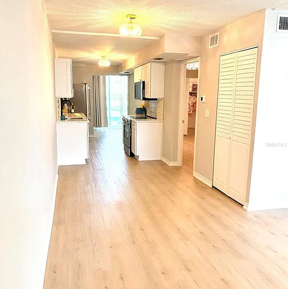 4890 Bay St NE #127 — Photo 4