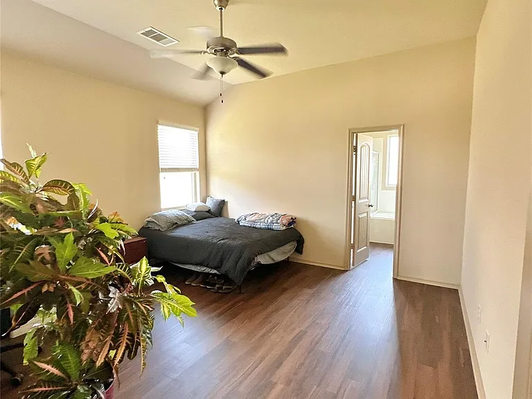 5202 Lilac Hollow Ln — Photo 14