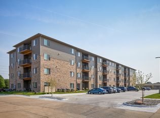 Deerfield Apartments & Chateaus, Fremont, NE 68025