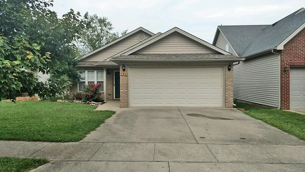 Recently Renovated! Lovely Home in Masterson Station! New Flooring, Granite Countertop. — Photo 1