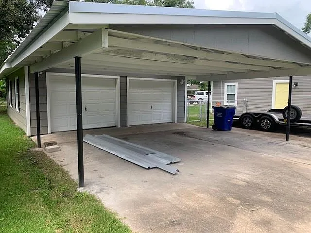 2900 Tanglewood St — Photo 3