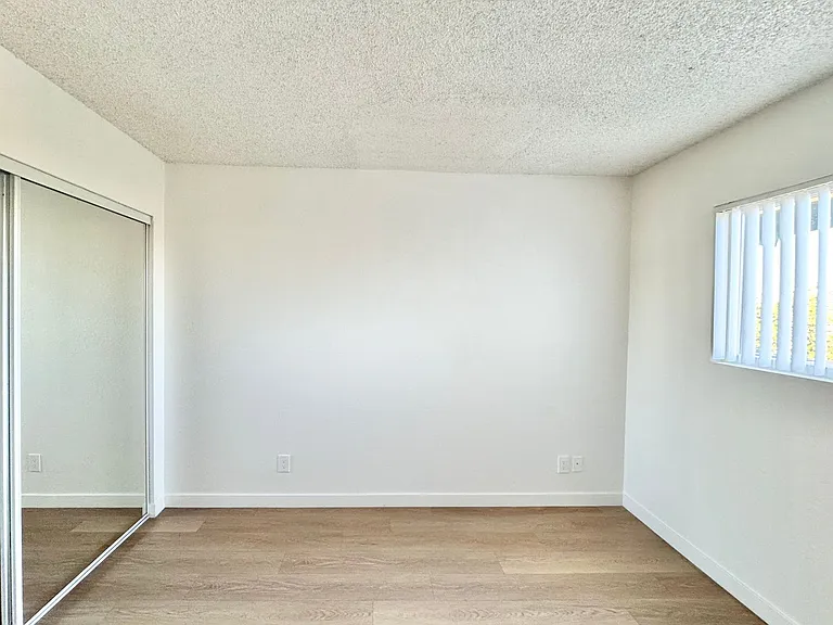 Westpark Apartments — Photo 15