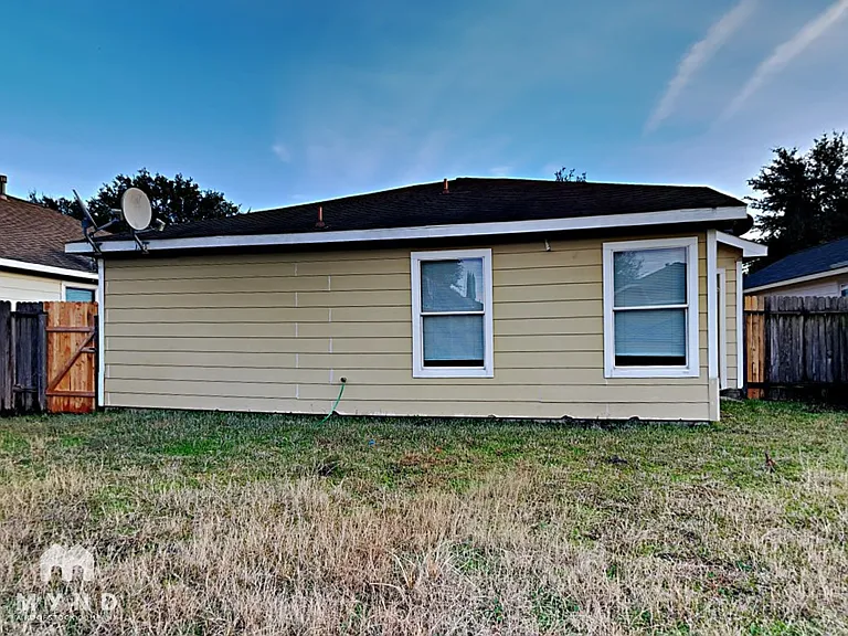 635 Ashlen Dr — Photo 17