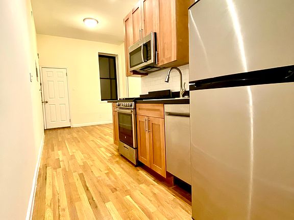 3rd image of 519 E 83rd St #1EV