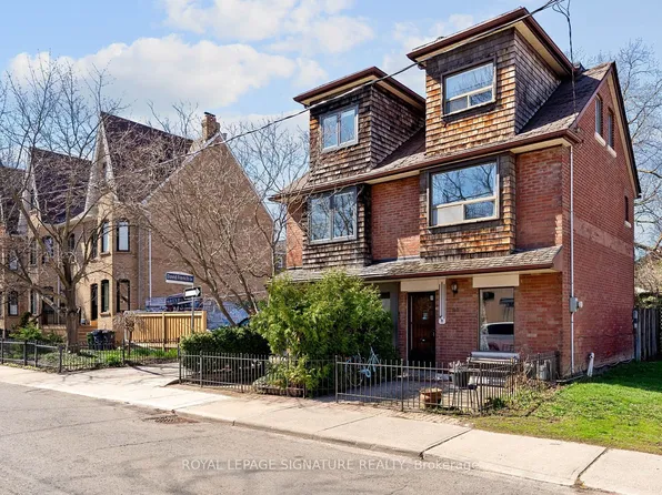 100 Sussex Ave, Toronto, ON M5S 1K3