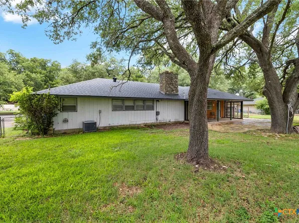 125 Rio Grande Dr, Seguin, TX 78155