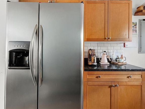 5th image of 2023 Oakview Rd #314