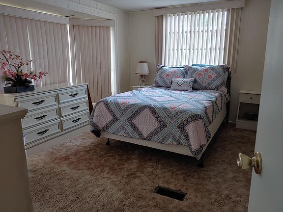 5th image of 5533 Holiday Park Blvd