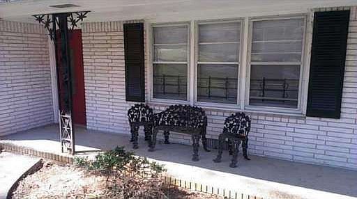 3rd image of 2252 Crestcliff Dr
