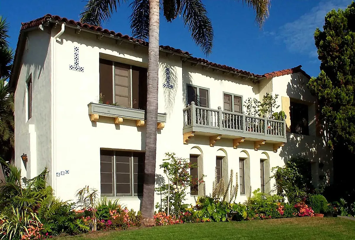 Building Photo - 430 S Cloverdale Ave #28