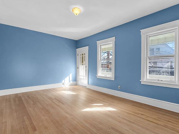 4th image of 746 N Washington St APT 1