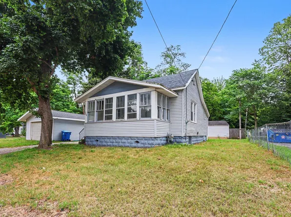 1768 Henry St, Muskegon, MI 49441