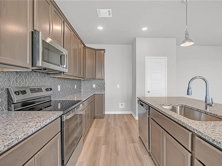 4537 Allison Dr — Photo 8
