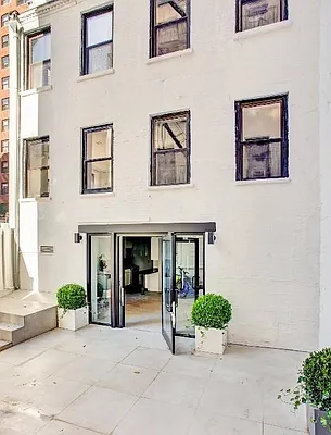 Rented by Compass | media 155