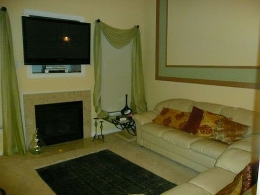 2nd image of 1012 Island Park Cir
