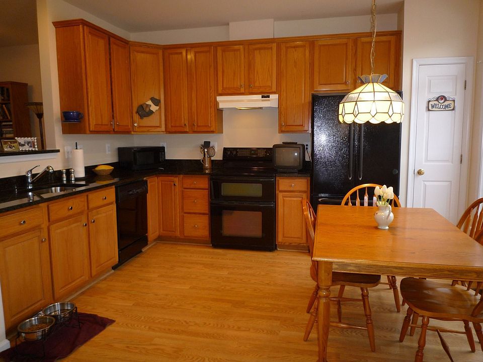 Gourmet kitchen 