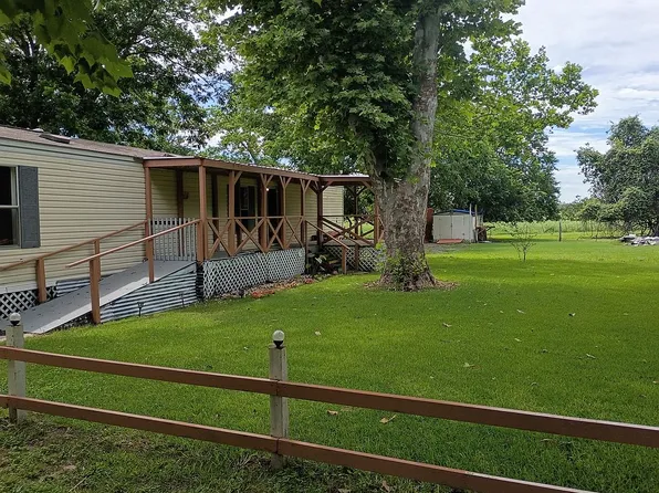 272 Goodwin Rd, Gonzales, TX 78629
