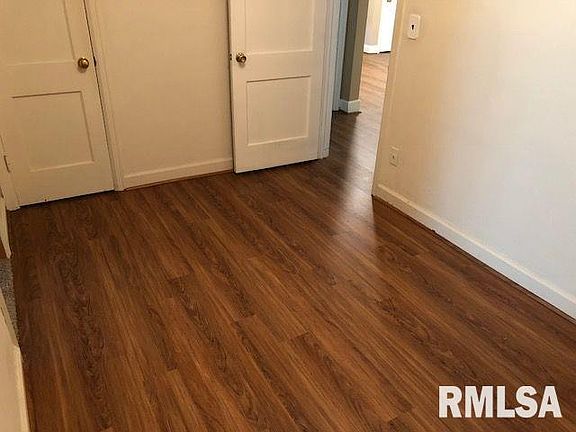 5th image of 217 E Kellogg Ave