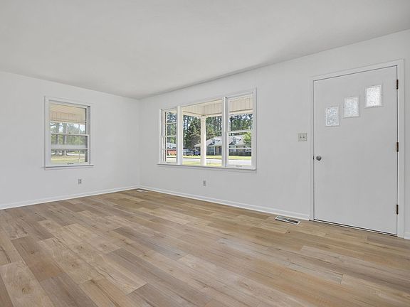 5th image of 2147 Estaline Dr