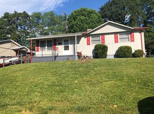 315 Carlton Rd, Charlottesville, VA 22902