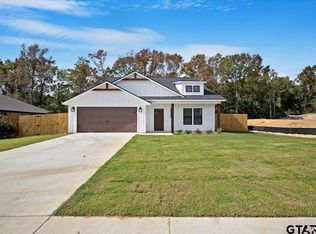 16426 Crossing Cir, Lindale, TX 75771