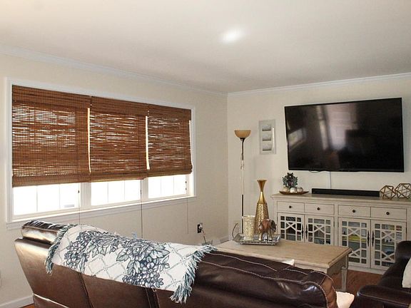 4th image of 122 Ford Hill Ln