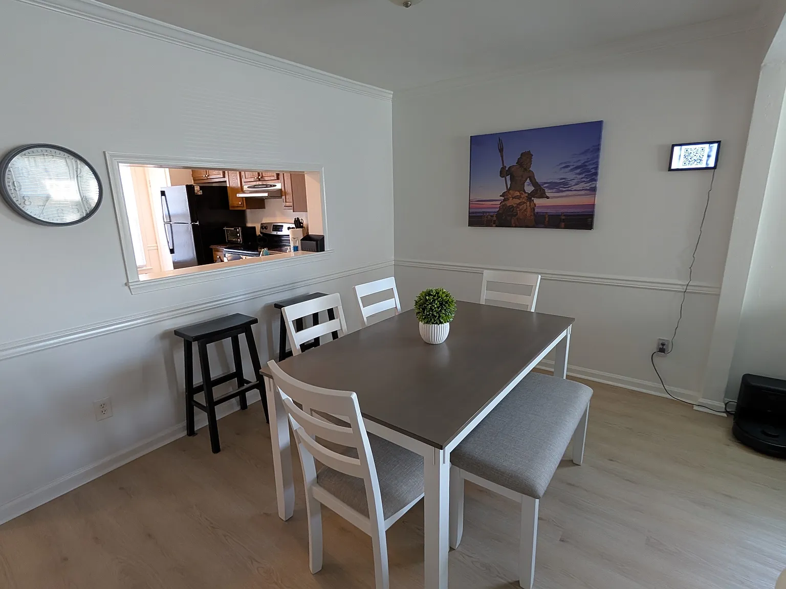 3 bed, 2.5 bath, 1384 sqft, $2,800 — Photo 4