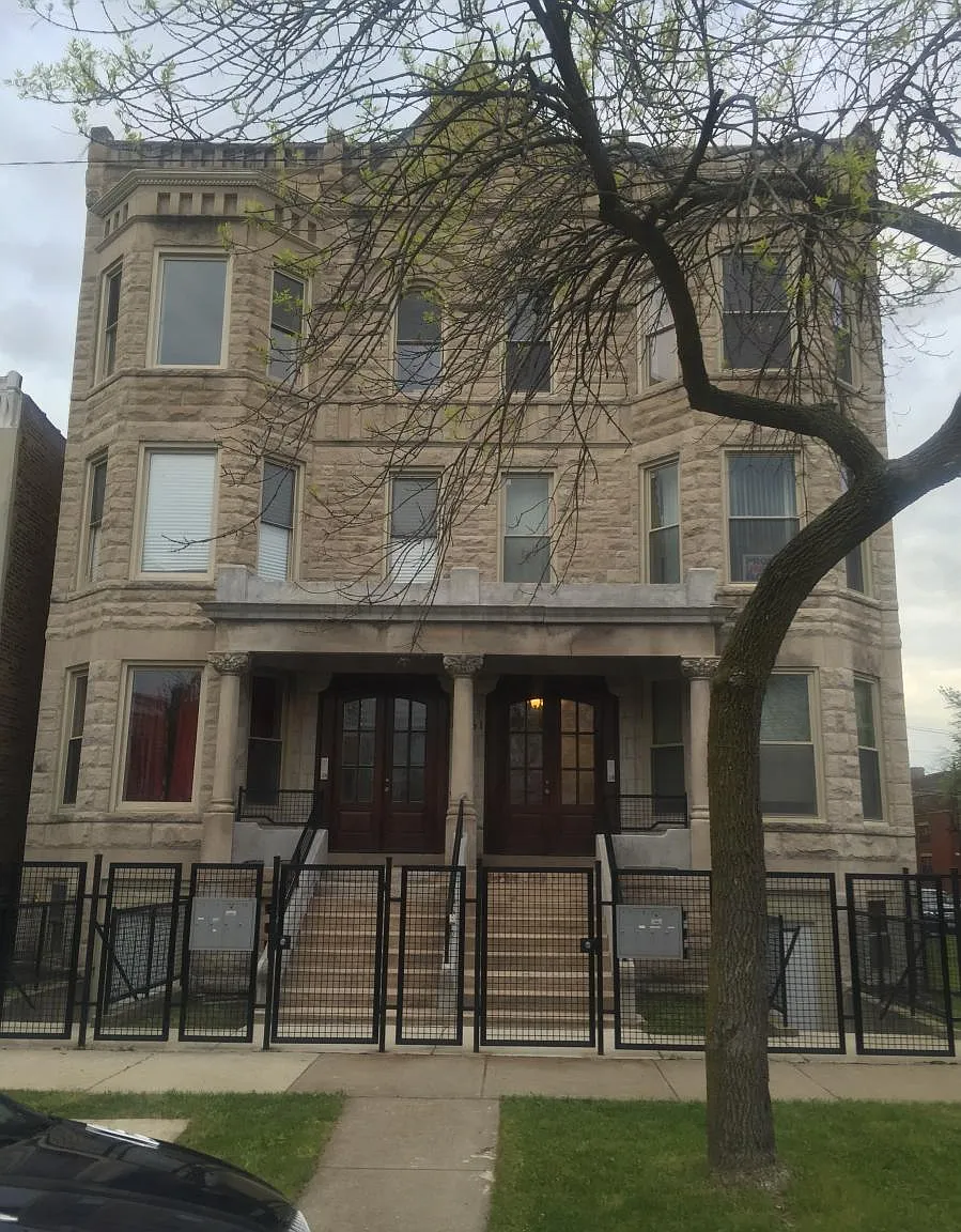 6551 S Ingleside Avenue — Photo 1