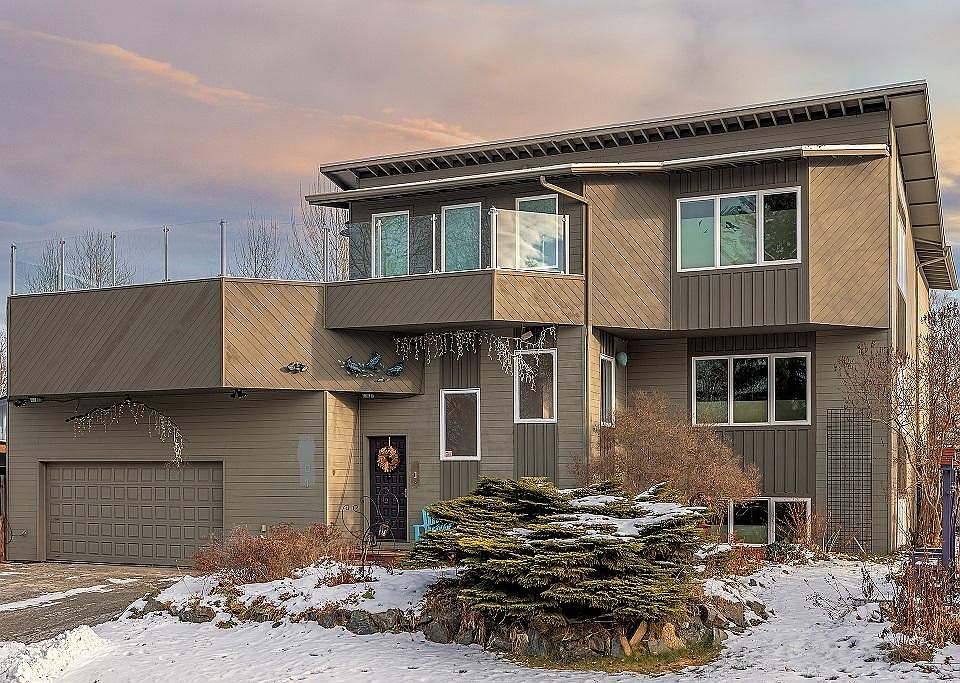 Ground floor of single family home in the desirable West Turnagain neighborhood.