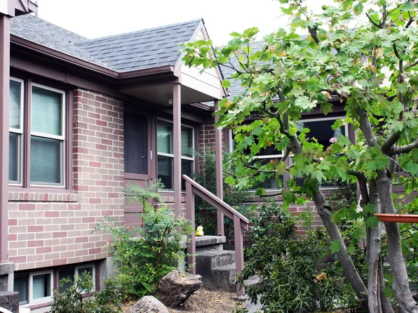 57 NE Wygant St APT 2, Portland, OR 97211