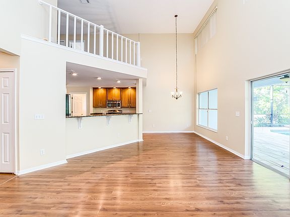 3rd image of 2826 Kinloch Dr