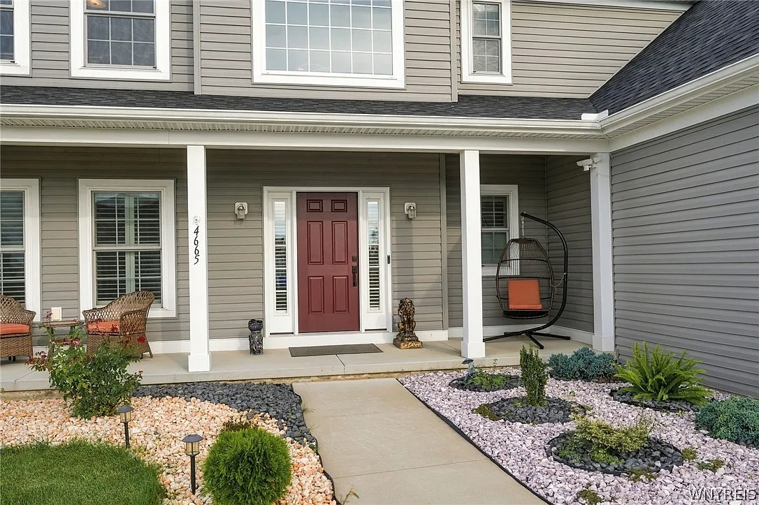 4 bed, 2.5 bath, 3044 sqft, $4,000 — Photo 2