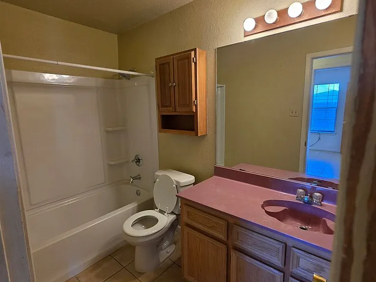 1703 Taylor St — Photo 16